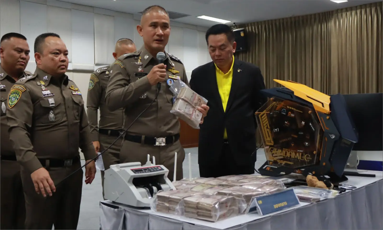 ۶ عضو باند بزرگ کلاهبرداری در بانکوک دستگیر شدند