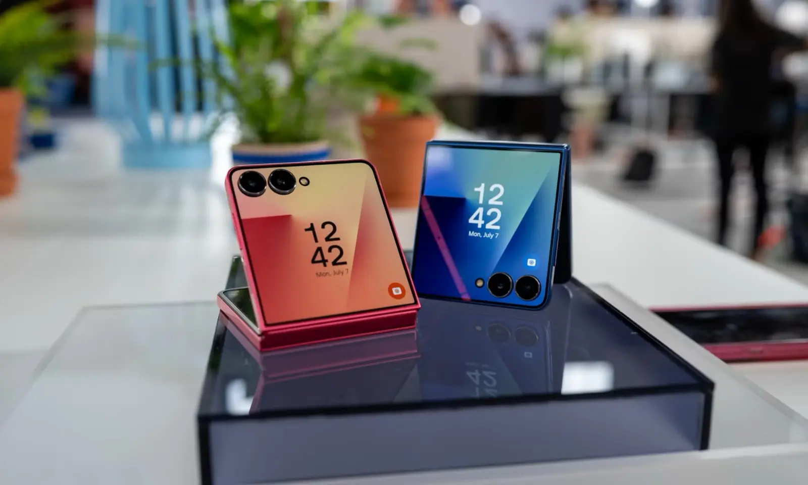 سامسونگ از Galaxy Z Flip7 با نمایشگر تاشو رونمایی کرد؛ عرضه از اول اوت در تایلند